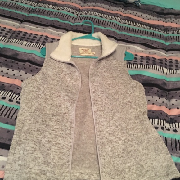 gray vest - Picture 1 of 1